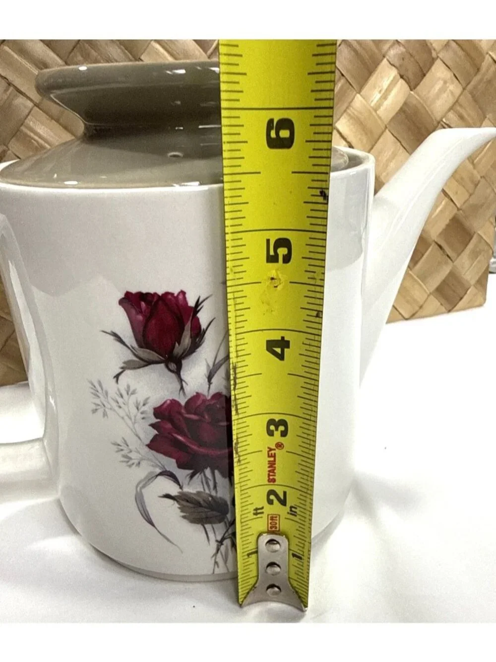 Vintage J & G Meakin Red Roses Coffee Pot w/ Lid White Ironstone England 6 cups